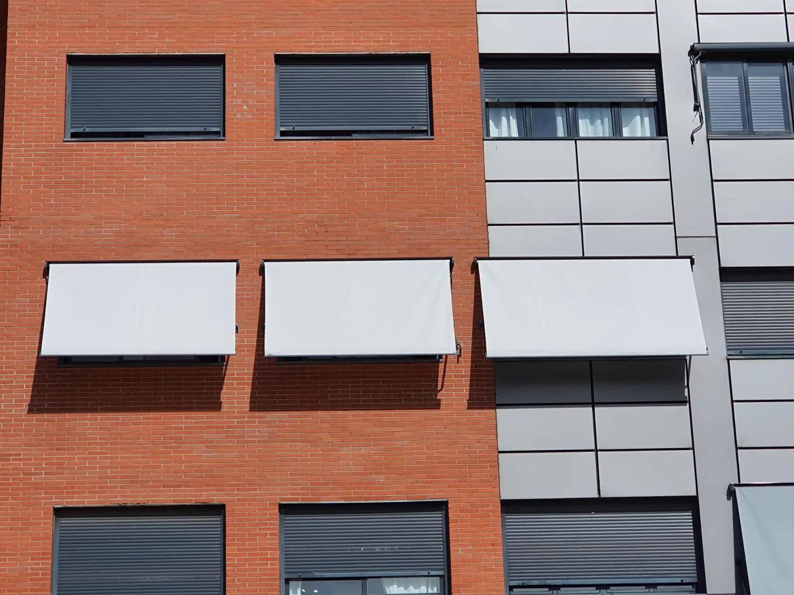 Toldos Cofre Portada en Madrid - Venta e instalación de toldos cofre portada en Madrid