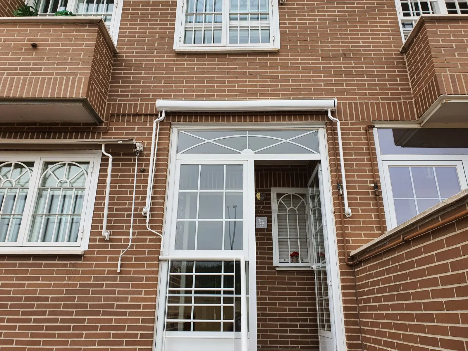 Toldos Cofre Portada en Madrid - Venta e instalación de toldos cofre portada en Madrid