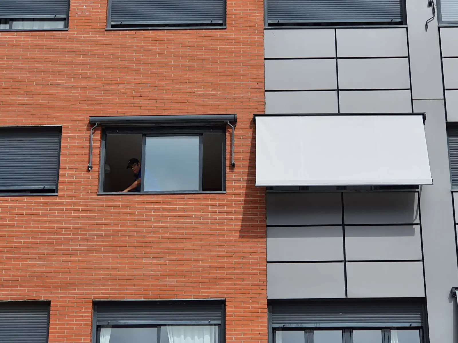 Toldos Cofre Portada en Madrid - Venta e instalación de toldos cofre portada en Madrid