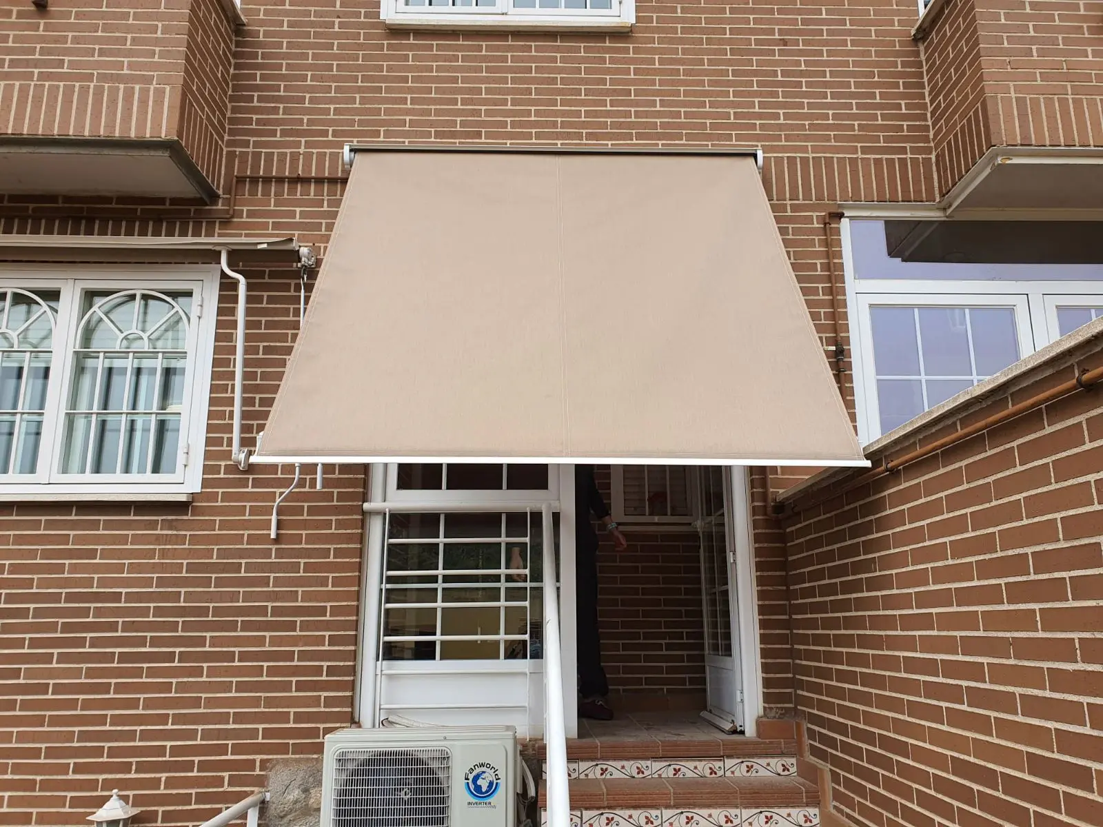 Toldos Cofre Portada en Madrid - Venta e instalación de toldos cofre portada en Madrid