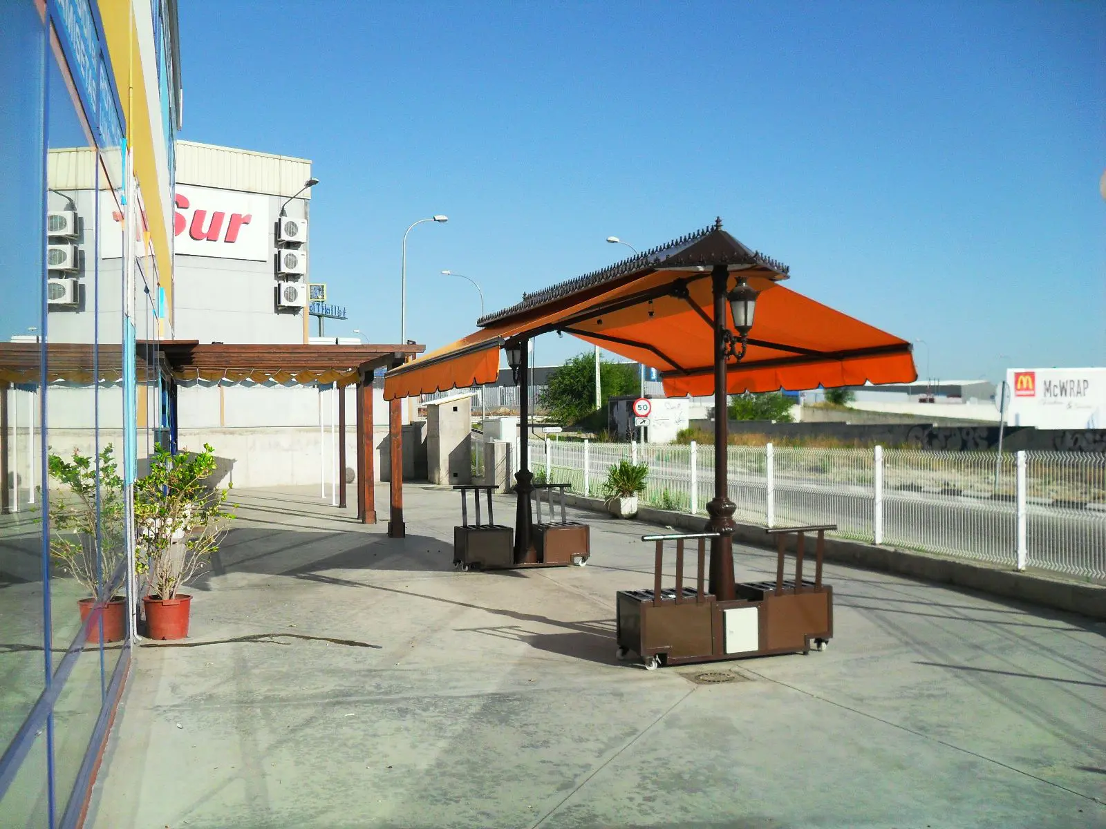 Toldos a Dos Aguas en Madrid - Venta e instalación de toldos a dos aguas en Madrid