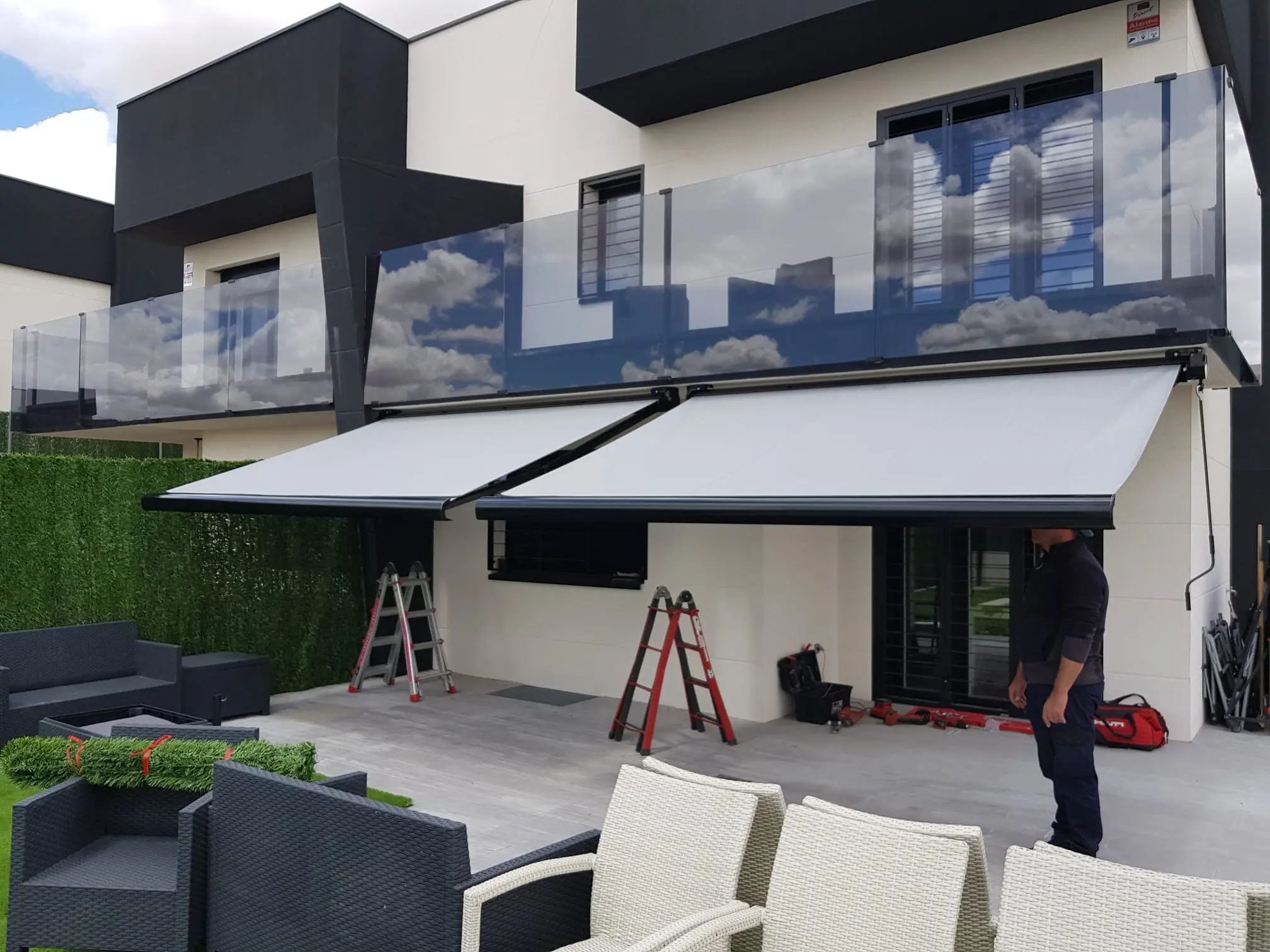 Toldos Cofre Extensibles en Madrid - Venta e instalación de toldos cofre extensibles en Madrid