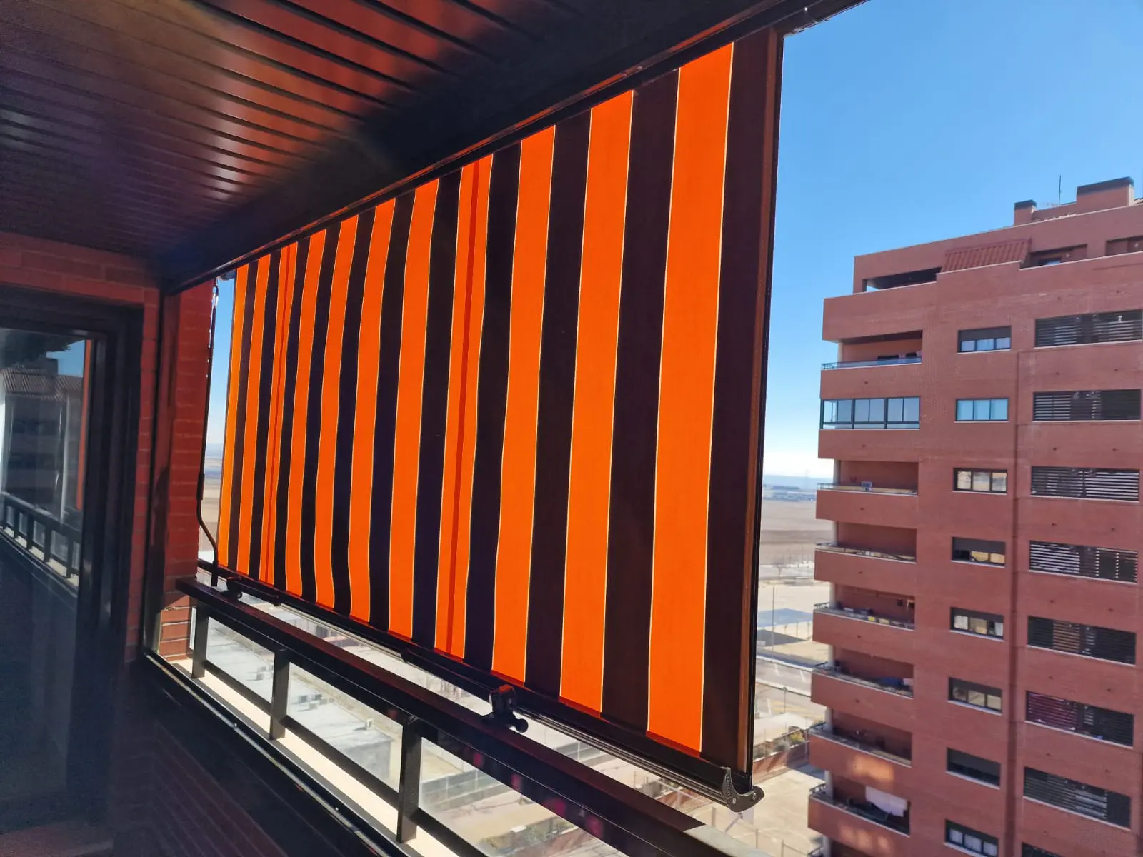 Venta e instalación de toldos tipo stor para viviendas y edificios - Madrid