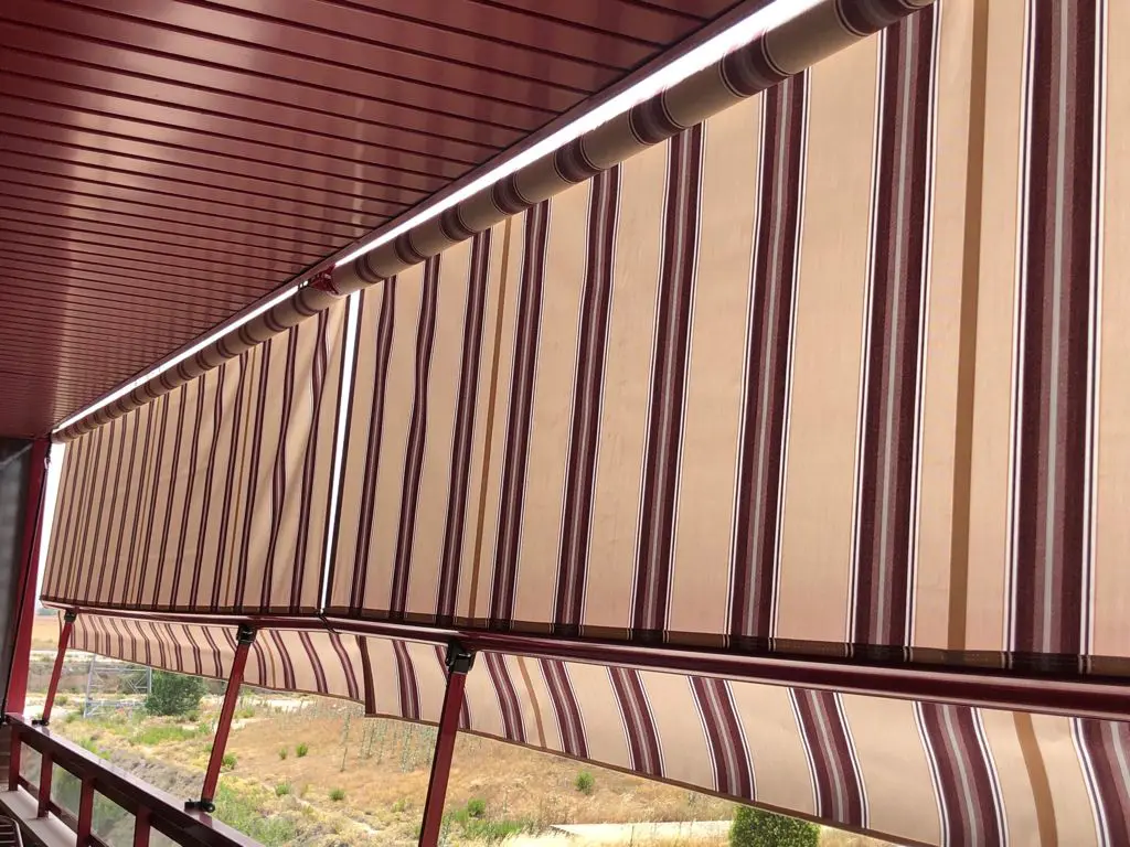 Venta e instalación de toldos tipo stor para viviendas y edificios - Madrid