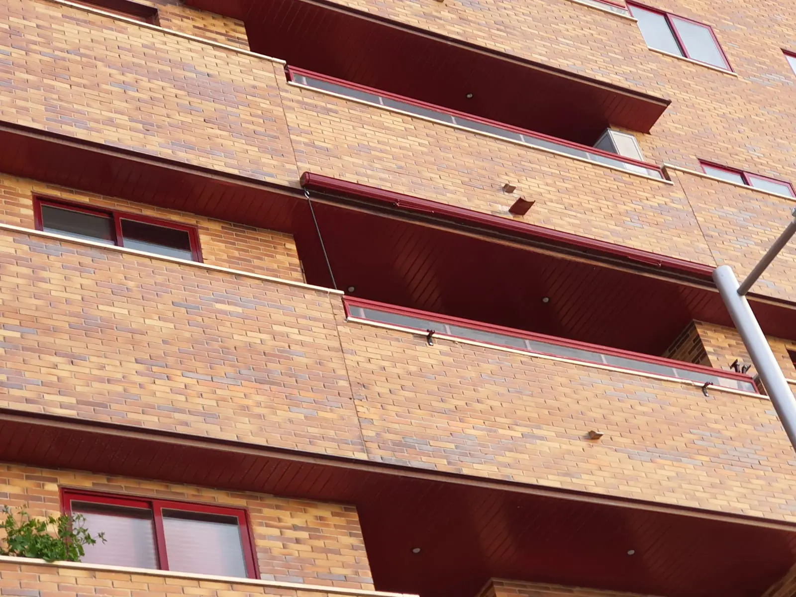 Venta e instalación de toldos tipo stor para viviendas y edificios - Madrid