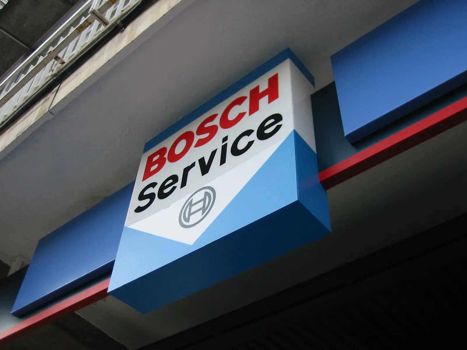 rótulo para taller mecánico en Madrid